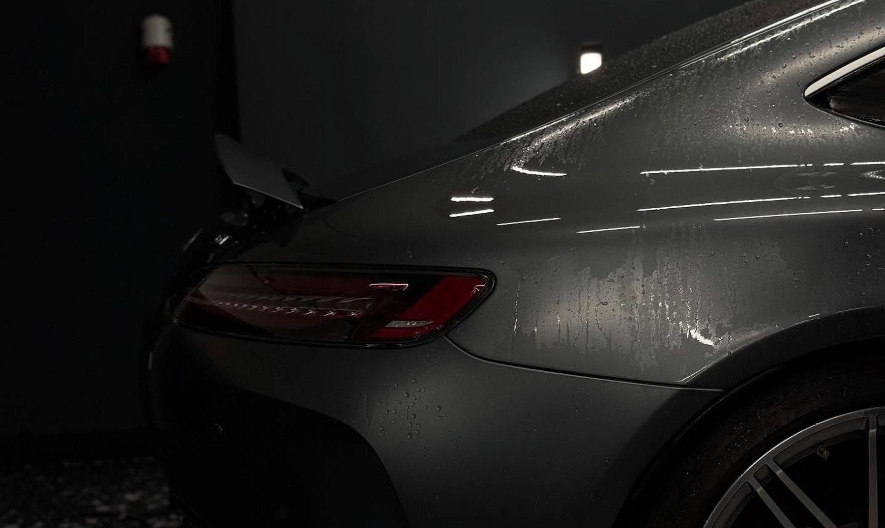 Jak myć auto, żeby nie porysować lakieru